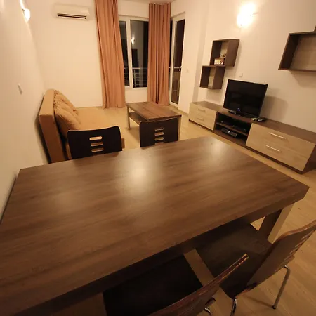 Menada Zornitsa Apartment *