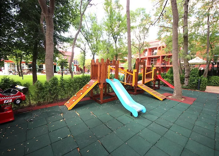 Menada Zornitsa ساني بيتش